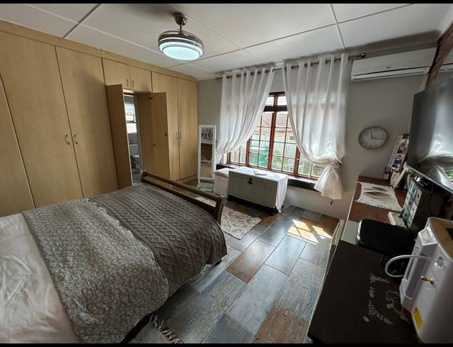4 BEDROOM HOUSE FOR SALE IN WAVECREST